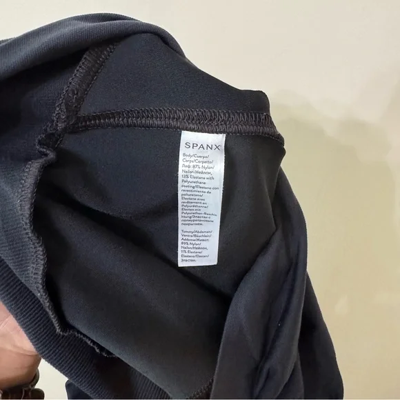 Spanx women’s Mama maternity faux leather leggings - size large - Picture 6 of 7